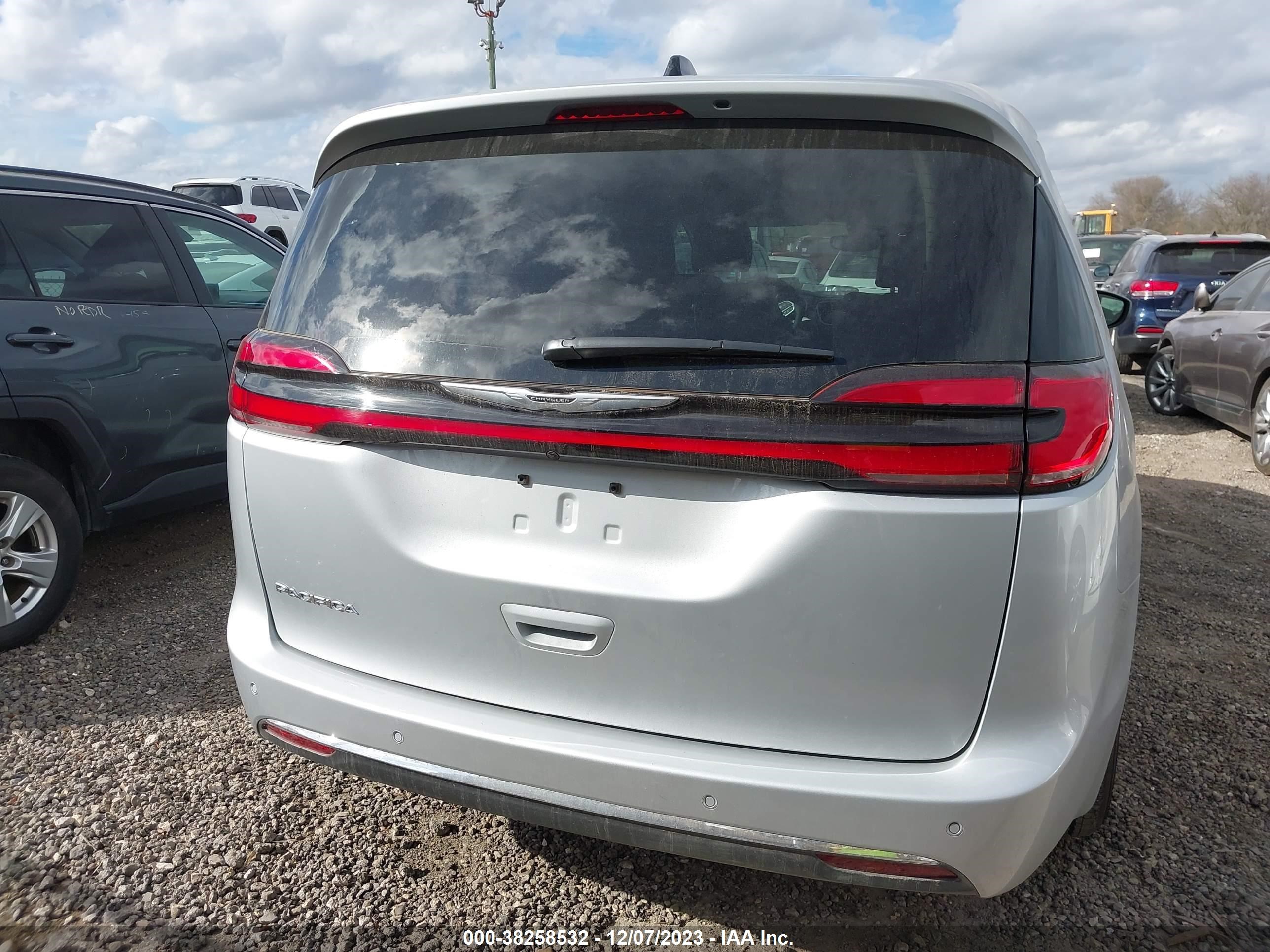 Photo 15 VIN: 2C4RC1BG7PR624117 - CHRYSLER PACIFICA 