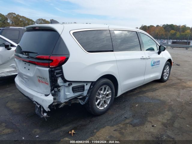 Photo 3 VIN: 2C4RC1BG7RR110366 - CHRYSLER PACIFICA 