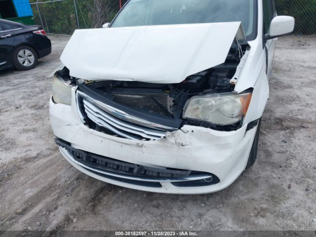 Photo 5 VIN: 2C4RC1BG8CR222729 - CHRYSLER TOWN & COUNTRY 