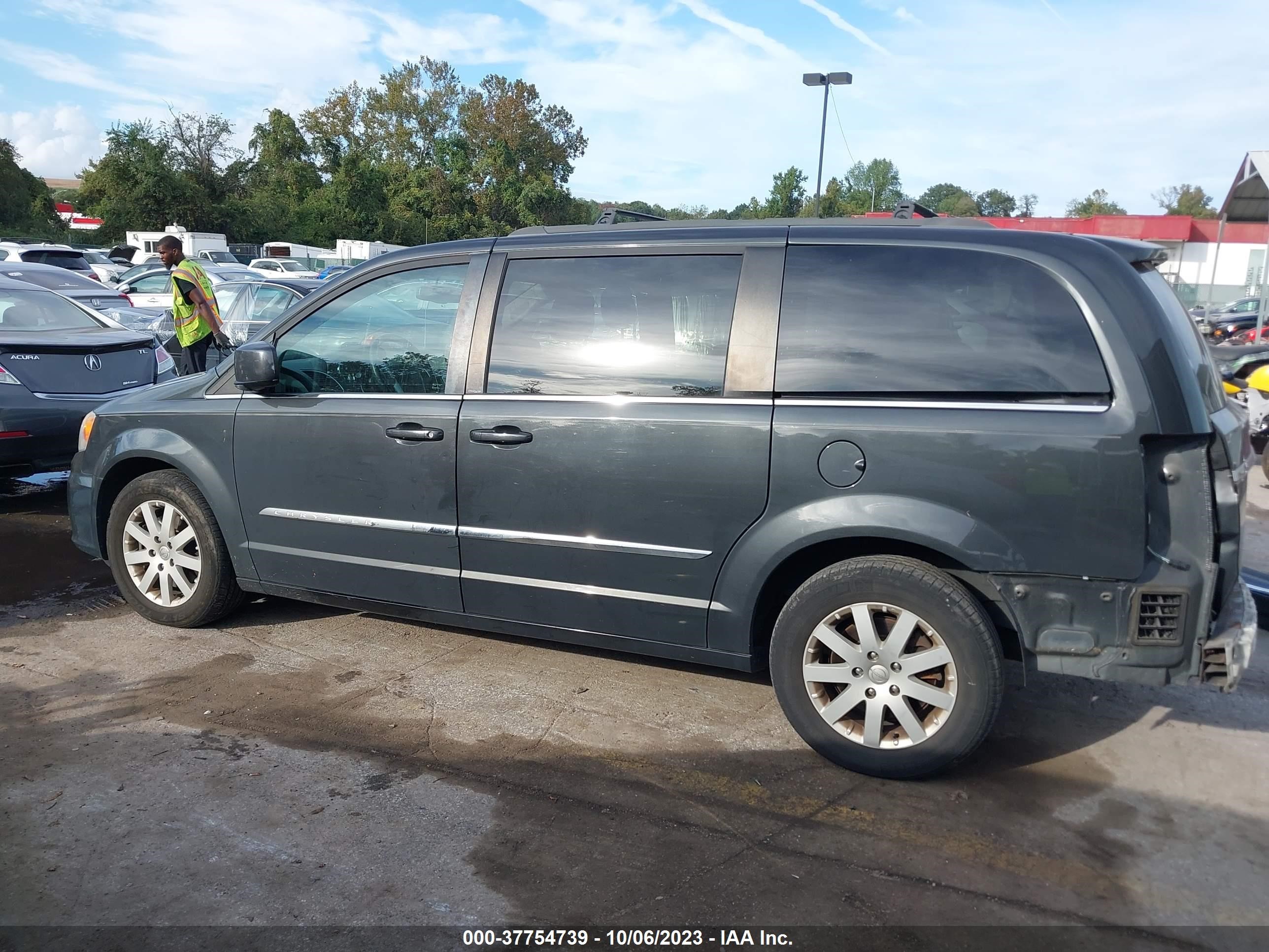 Photo 14 VIN: 2C4RC1BG8CR279030 - CHRYSLER TOWN & COUNTRY 