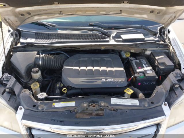 Photo 9 VIN: 2C4RC1BG8CR353501 - CHRYSLER TOWN & COUNTRY 