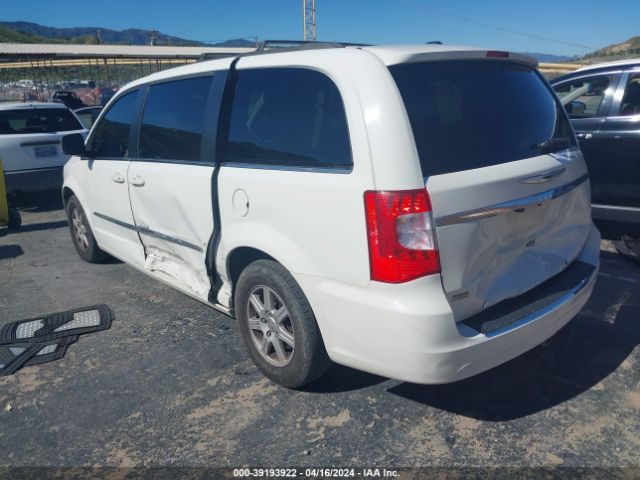 Photo 2 VIN: 2C4RC1BG8DR526497 - CHRYSLER TOWN & COUNTRY 