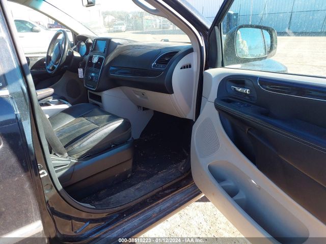 Photo 4 VIN: 2C4RC1BG8DR645585 - CHRYSLER TOWN & COUNTRY 