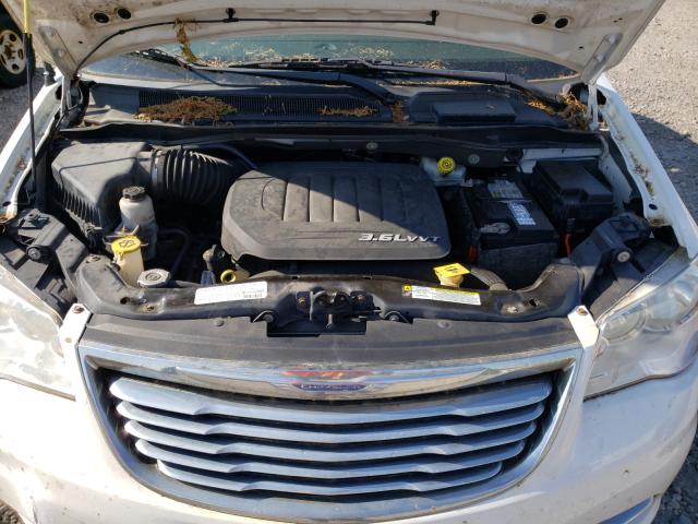 Photo 6 VIN: 2C4RC1BG8DR706630 - CHRYSLER TOWN &AMP COU 