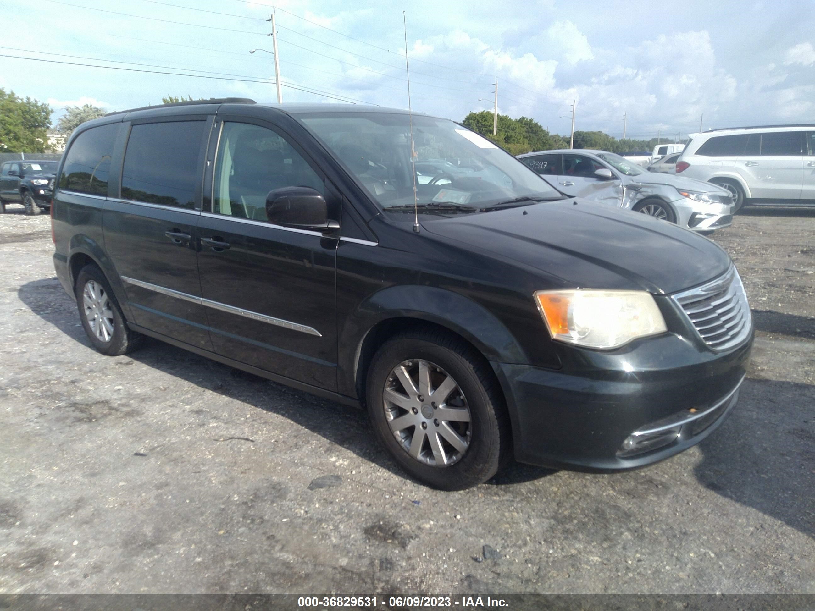 Photo 0 VIN: 2C4RC1BG8ER116106 - CHRYSLER TOWN & COUNTRY 