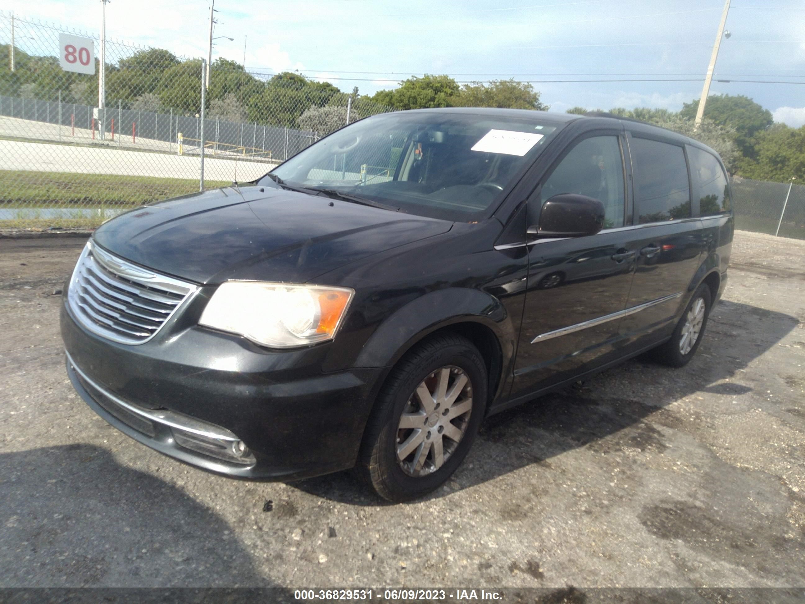 Photo 1 VIN: 2C4RC1BG8ER116106 - CHRYSLER TOWN & COUNTRY 