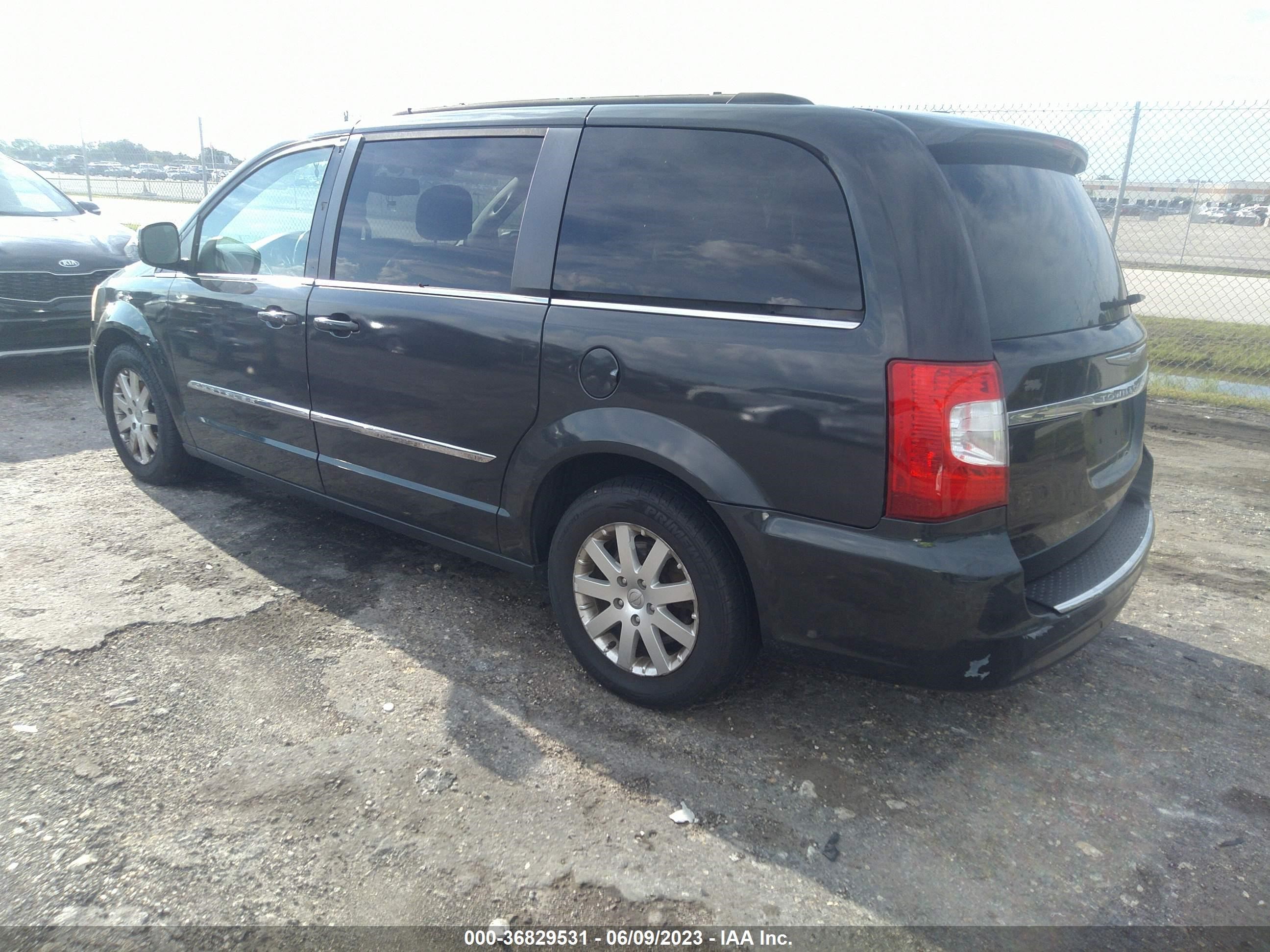 Photo 2 VIN: 2C4RC1BG8ER116106 - CHRYSLER TOWN & COUNTRY 