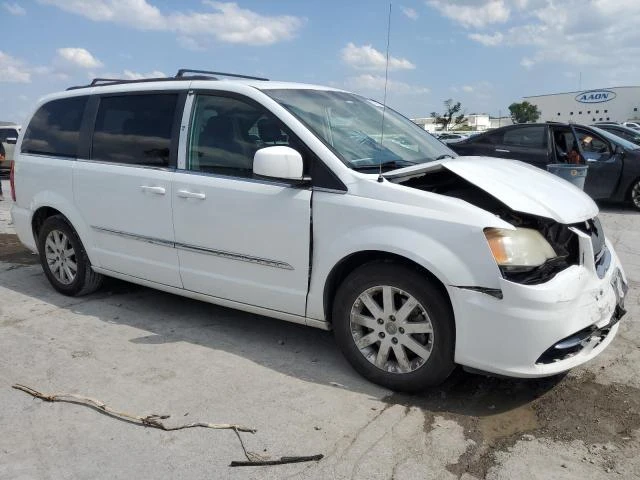 Photo 3 VIN: 2C4RC1BG8ER159005 - CHRYSLER TOWN & COU 