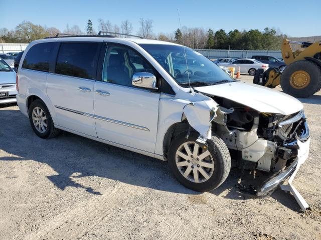 Photo 3 VIN: 2C4RC1BG8ER204461 - CHRYSLER TOWN & COU 