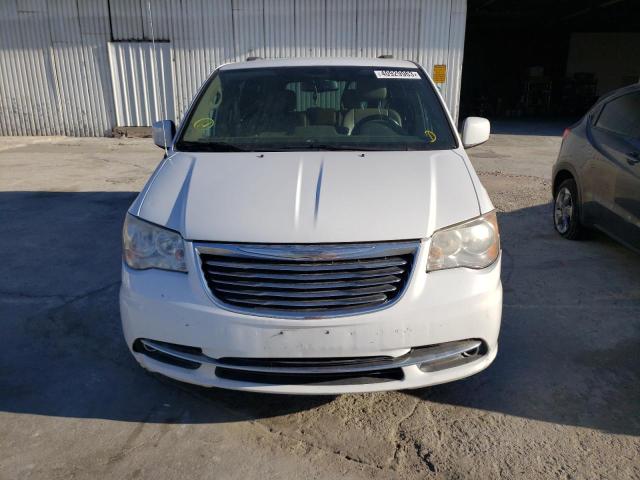 Photo 4 VIN: 2C4RC1BG8ER215850 - CHRYSLER TOWN & COU 