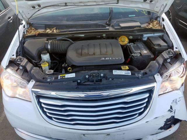 Photo 6 VIN: 2C4RC1BG8ER220661 - CHRYSLER TOWN & COU 