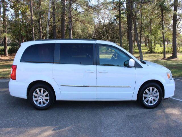 Photo 3 VIN: 2C4RC1BG8ER367692 - CHRYSLER TOWN & COUNTRY 