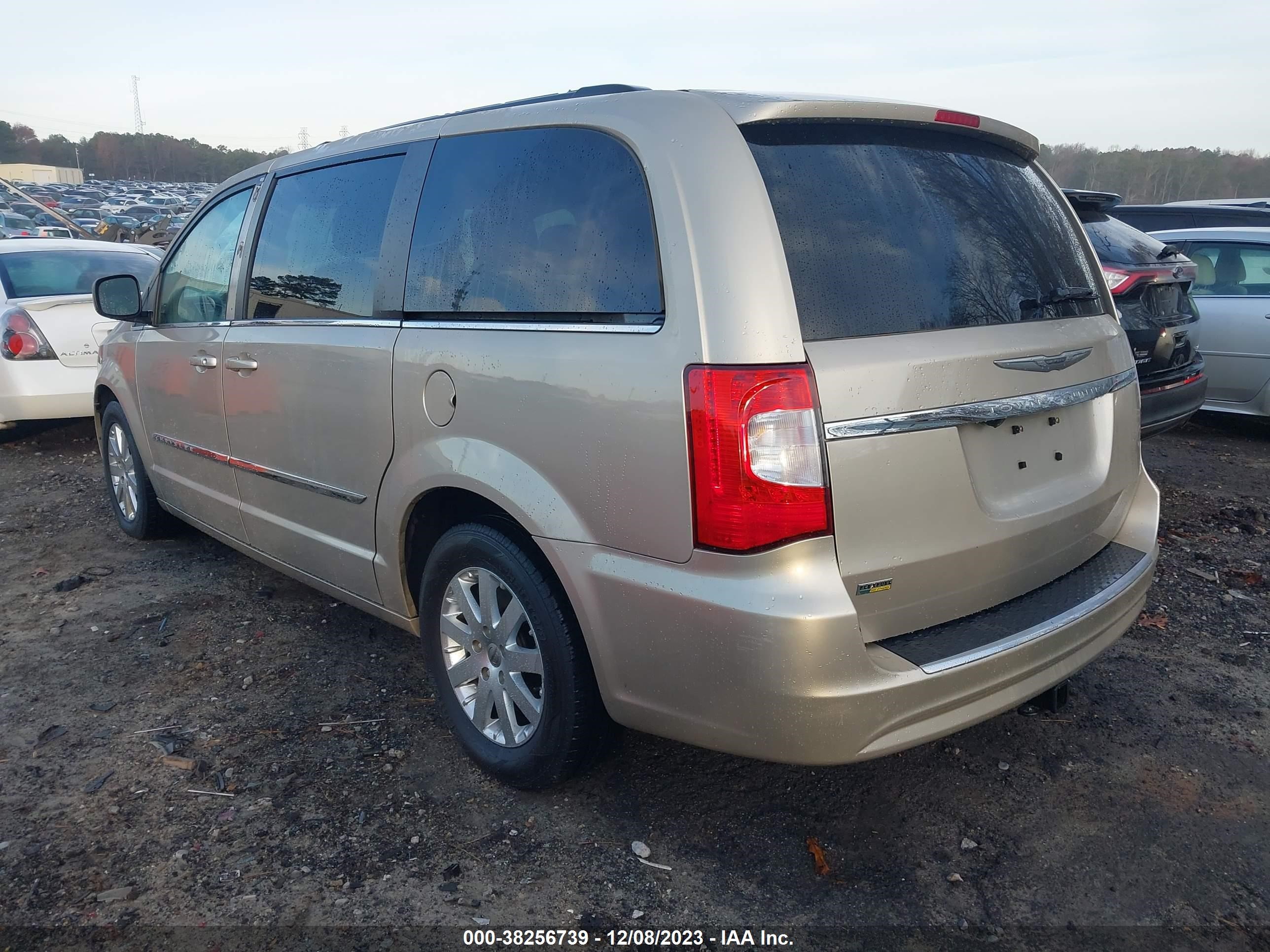 Photo 2 VIN: 2C4RC1BG8FR577162 - CHRYSLER TOWN & COUNTRY 