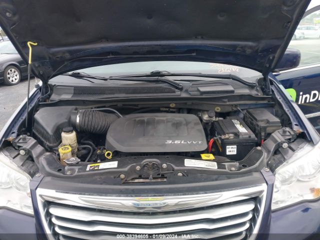 Photo 9 VIN: 2C4RC1BG8FR695700 - CHRYSLER TOWN & COUNTRY 