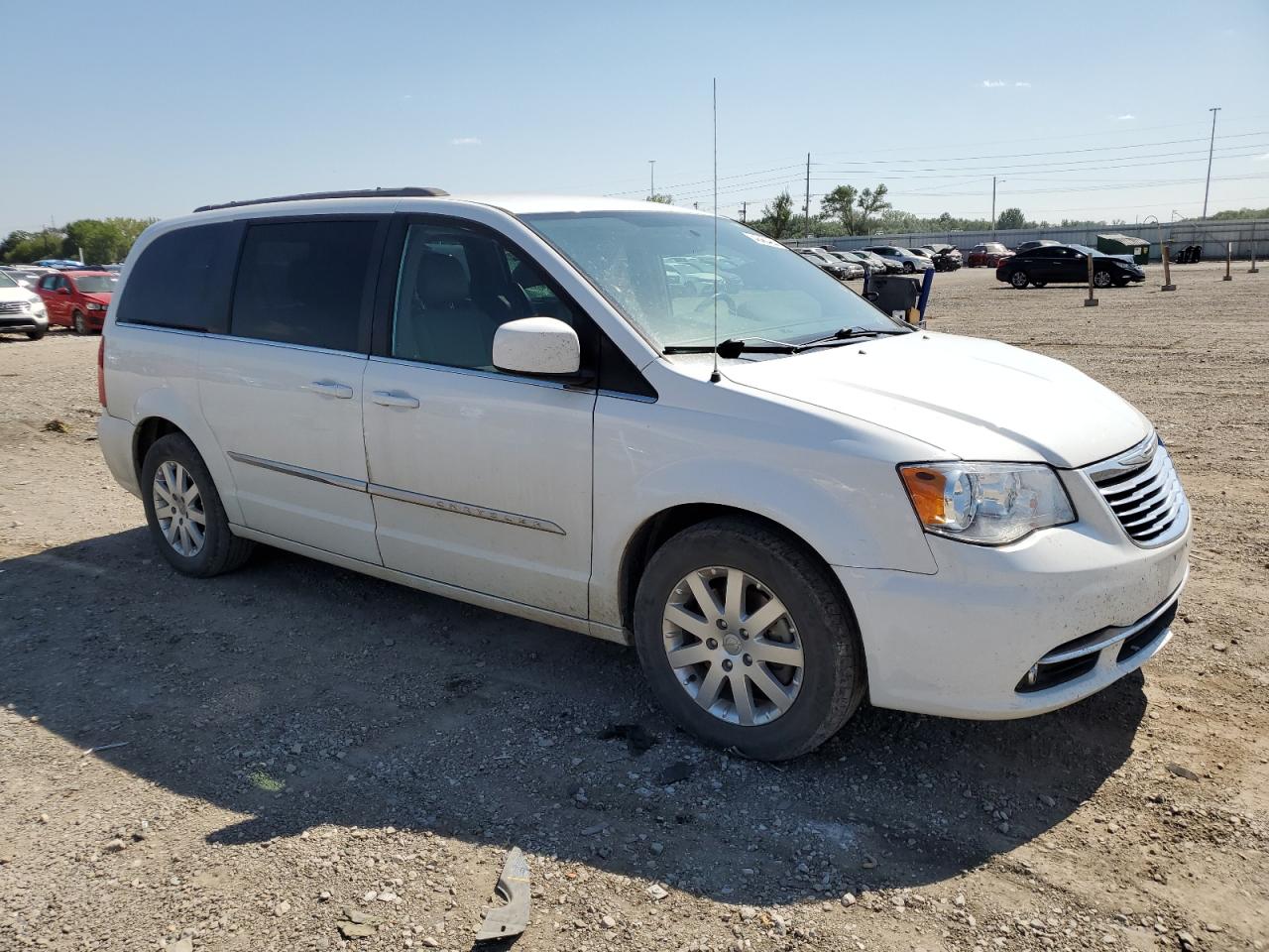 Photo 3 VIN: 2C4RC1BG8FR751375 - CHRYSLER TOWN & COU 