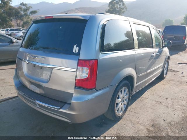 Photo 3 VIN: 2C4RC1BG8GR103830 - CHRYSLER TOWN AND COUNTRY 