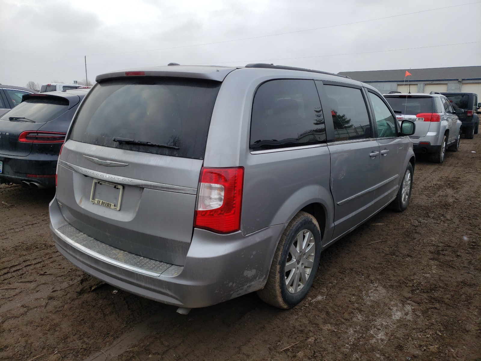 Photo 3 VIN: 2C4RC1BG8GR103990 - CHRYSLER TOWN & COU 