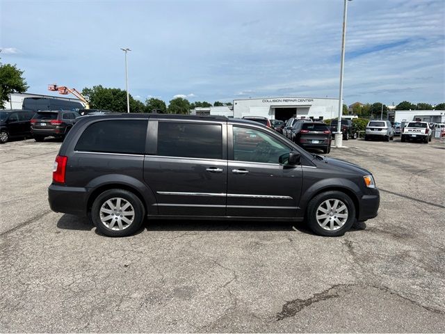 Photo 9 VIN: 2C4RC1BG8GR127402 - CHRYSLER TOWN & COUNTRY 