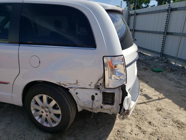 Photo 8 VIN: 2C4RC1BG8GR240332 - CHRYSLER TOWN &AMP COU 