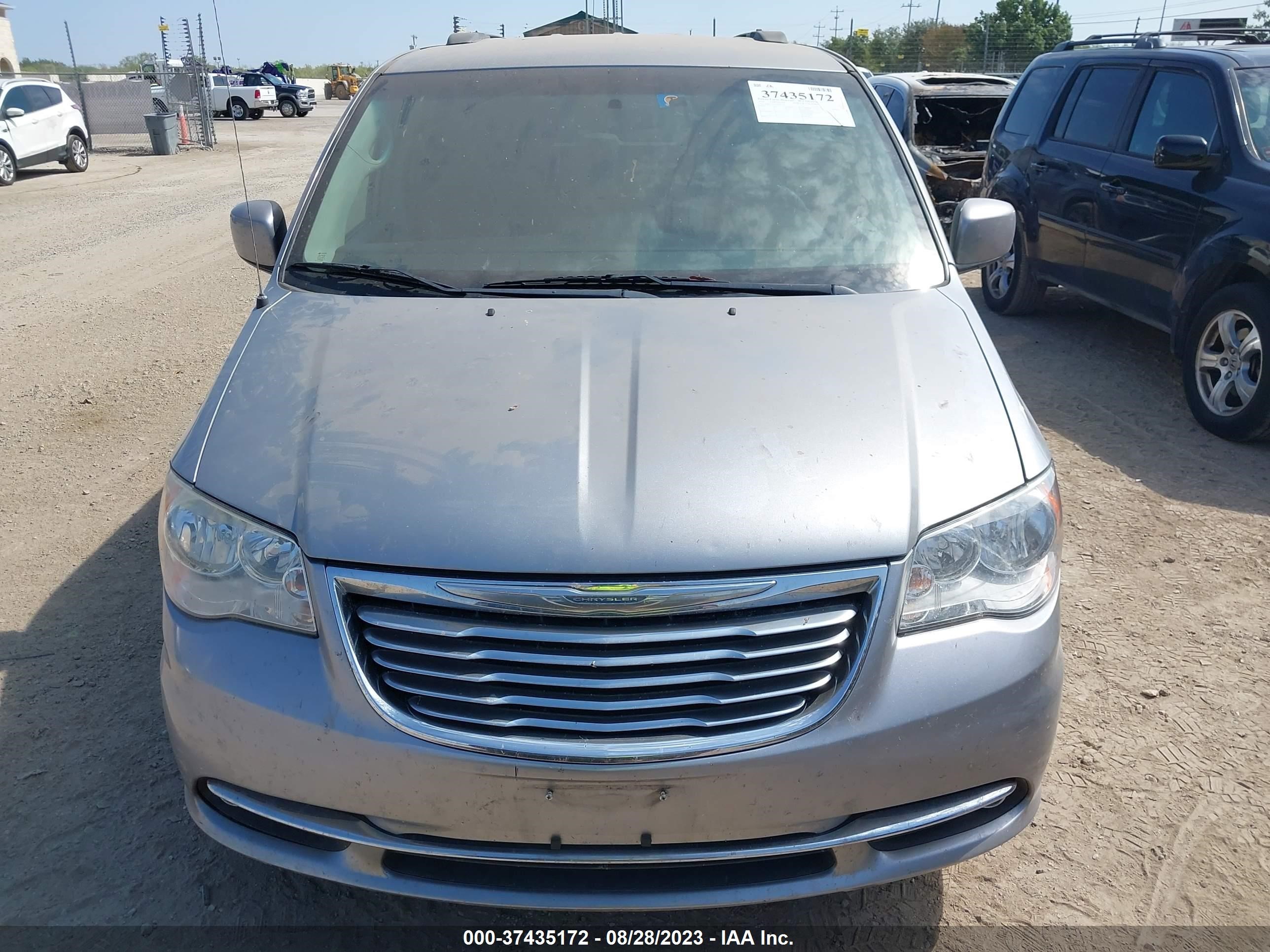 Photo 11 VIN: 2C4RC1BG8GR282113 - CHRYSLER TOWN & COUNTRY 