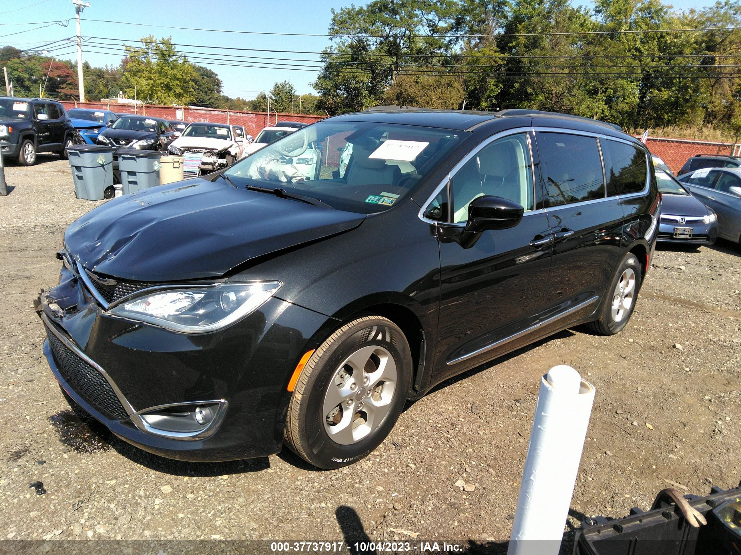 Photo 1 VIN: 2C4RC1BG8HR552443 - CHRYSLER PACIFICA 