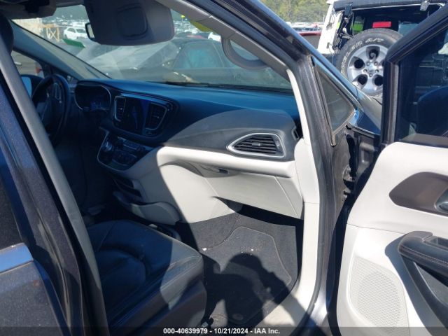 Photo 4 VIN: 2C4RC1BG8HR804689 - CHRYSLER PACIFICA 