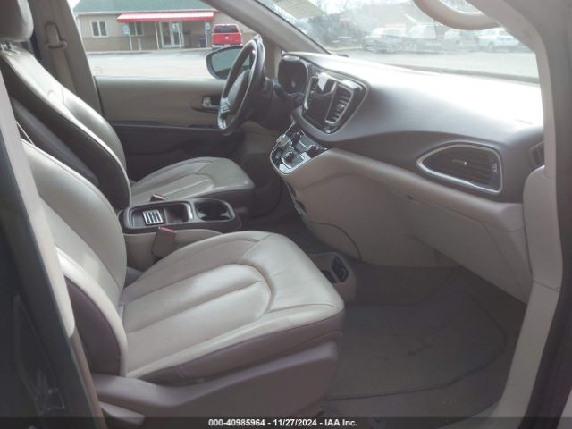 Photo 4 VIN: 2C4RC1BG8HR823792 - CHRYSLER PACIFICA 