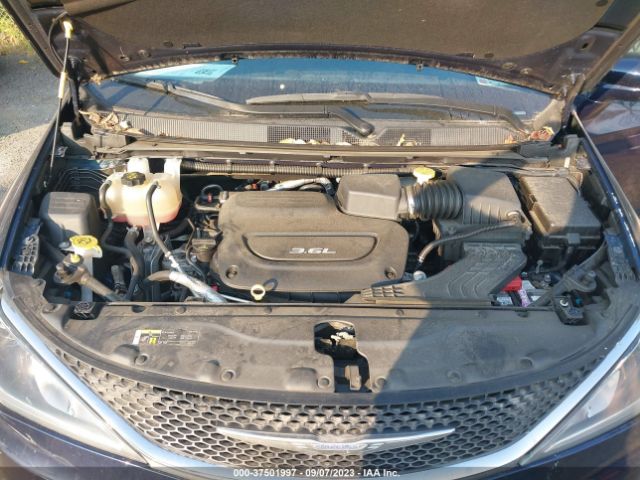 Photo 9 VIN: 2C4RC1BG8JR104239 - CHRYSLER PACIFICA 