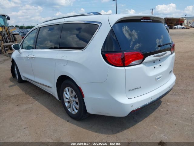 Photo 2 VIN: 2C4RC1BG8JR110090 - CHRYSLER PACIFICA 