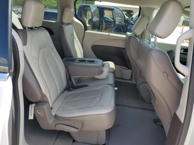 Photo 10 VIN: 2C4RC1BG8JR246784 - CHRYSLER PACIFICA 