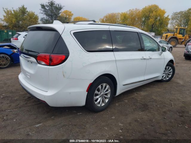 Photo 3 VIN: 2C4RC1BG8JR263097 - CHRYSLER PACIFICA 