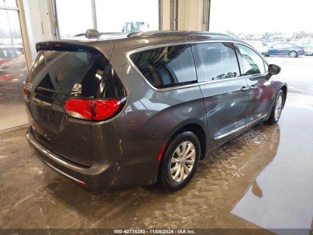 Photo 3 VIN: 2C4RC1BG8JR309687 - CHRYSLER PACIFICA 