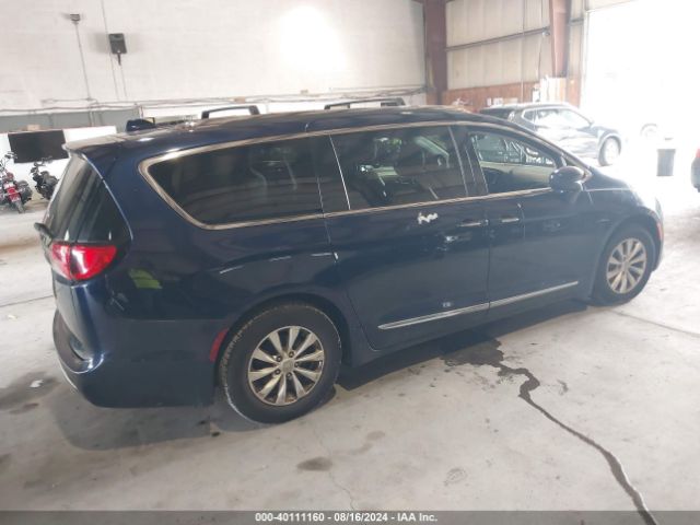 Photo 3 VIN: 2C4RC1BG8JR322827 - CHRYSLER PACIFICA 