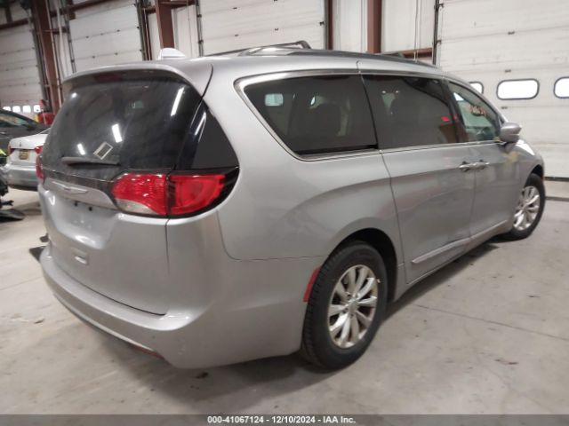 Photo 3 VIN: 2C4RC1BG8KR559948 - CHRYSLER PACIFICA 