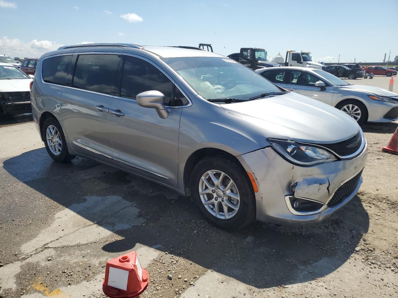 Photo 3 VIN: 2C4RC1BG8LR125109 - CHRYSLER PACIFICA 