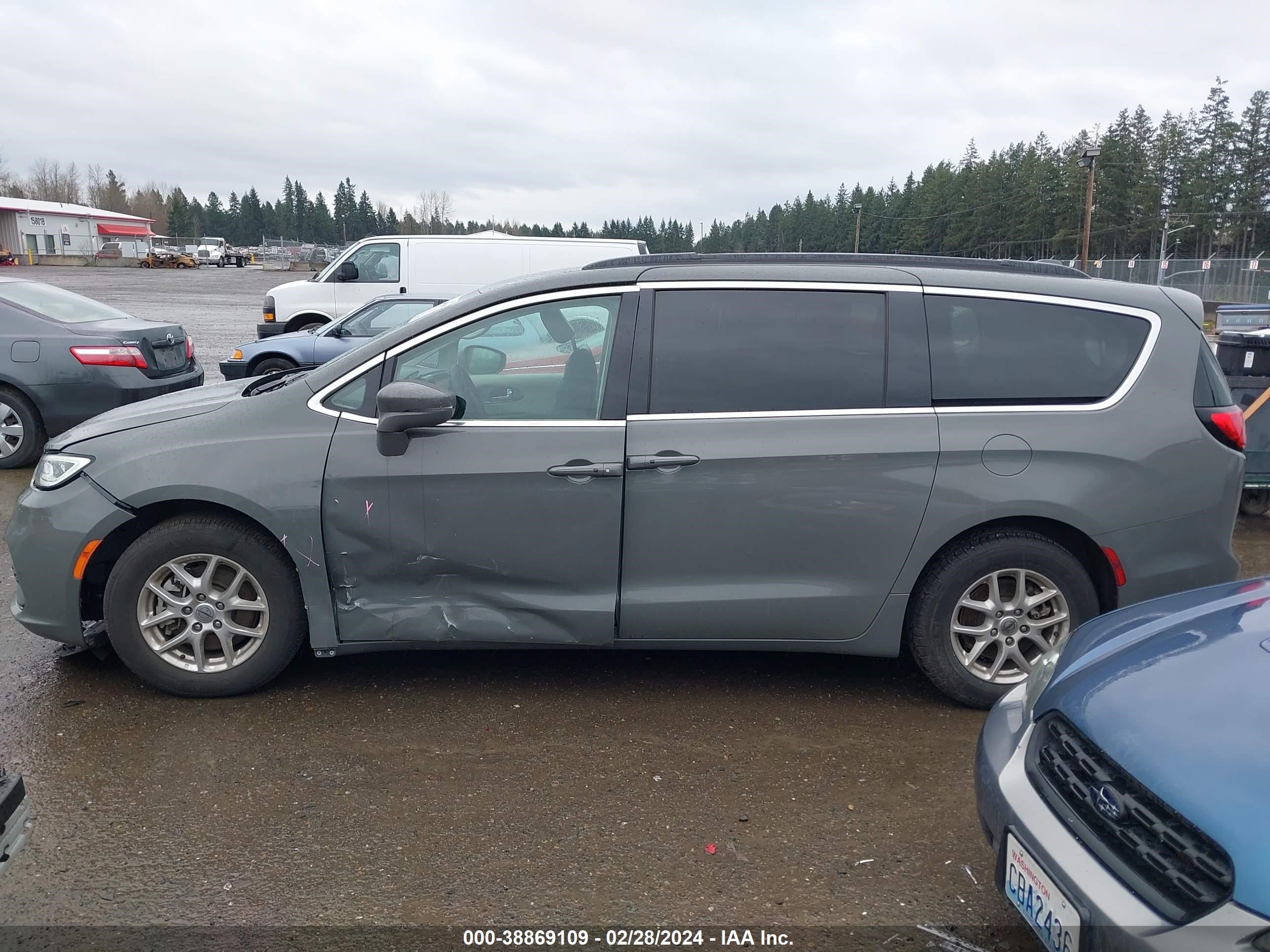 Photo 13 VIN: 2C4RC1BG8NR117479 - CHRYSLER PACIFICA 