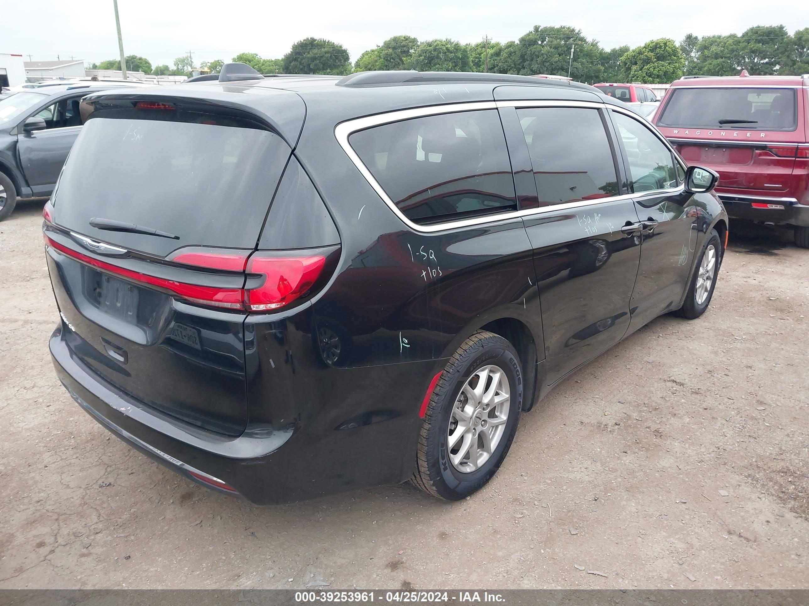 Photo 3 VIN: 2C4RC1BG8NR188634 - CHRYSLER PACIFICA 