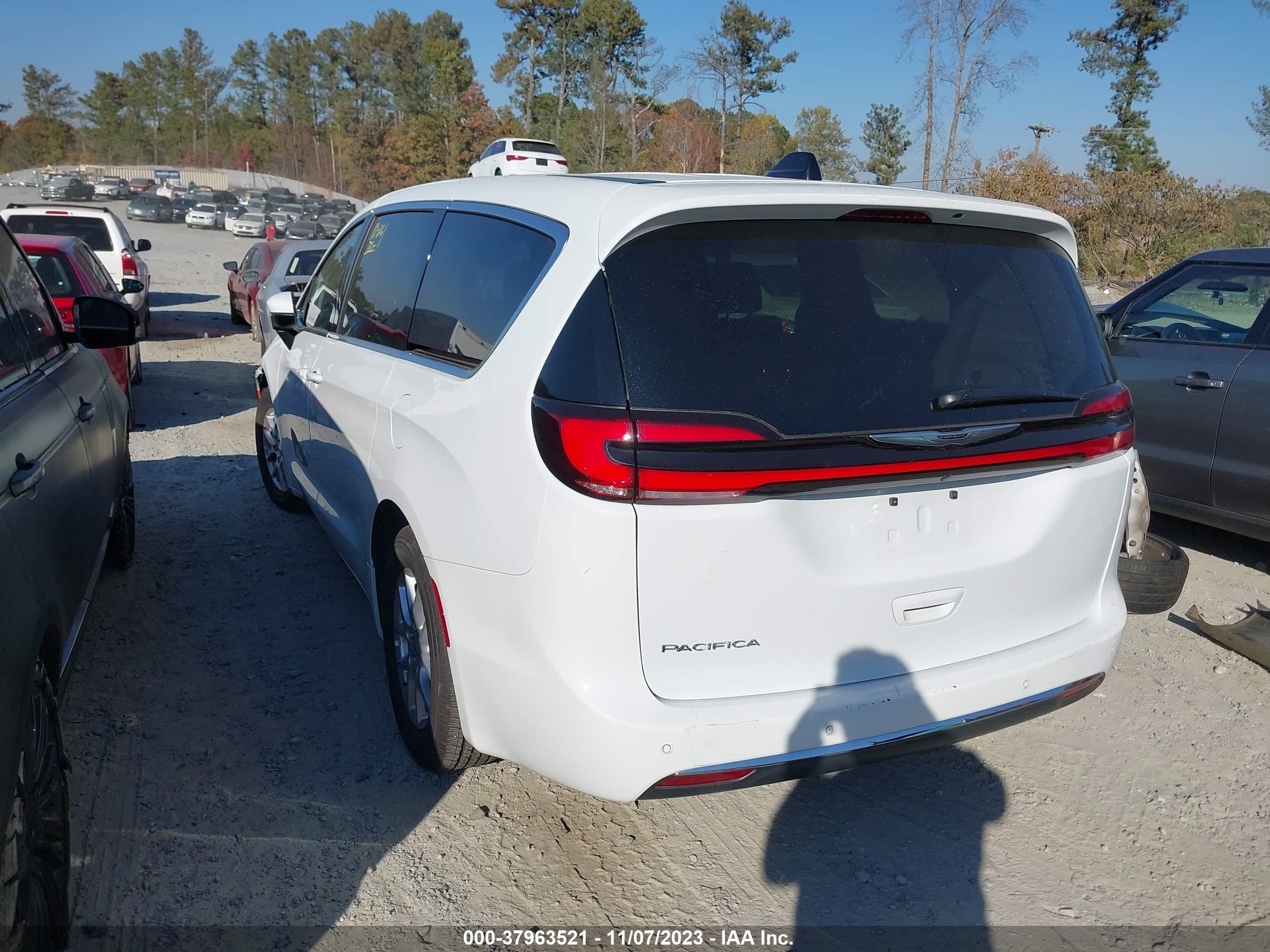 Photo 2 VIN: 2C4RC1BG8PR536225 - CHRYSLER PACIFICA 