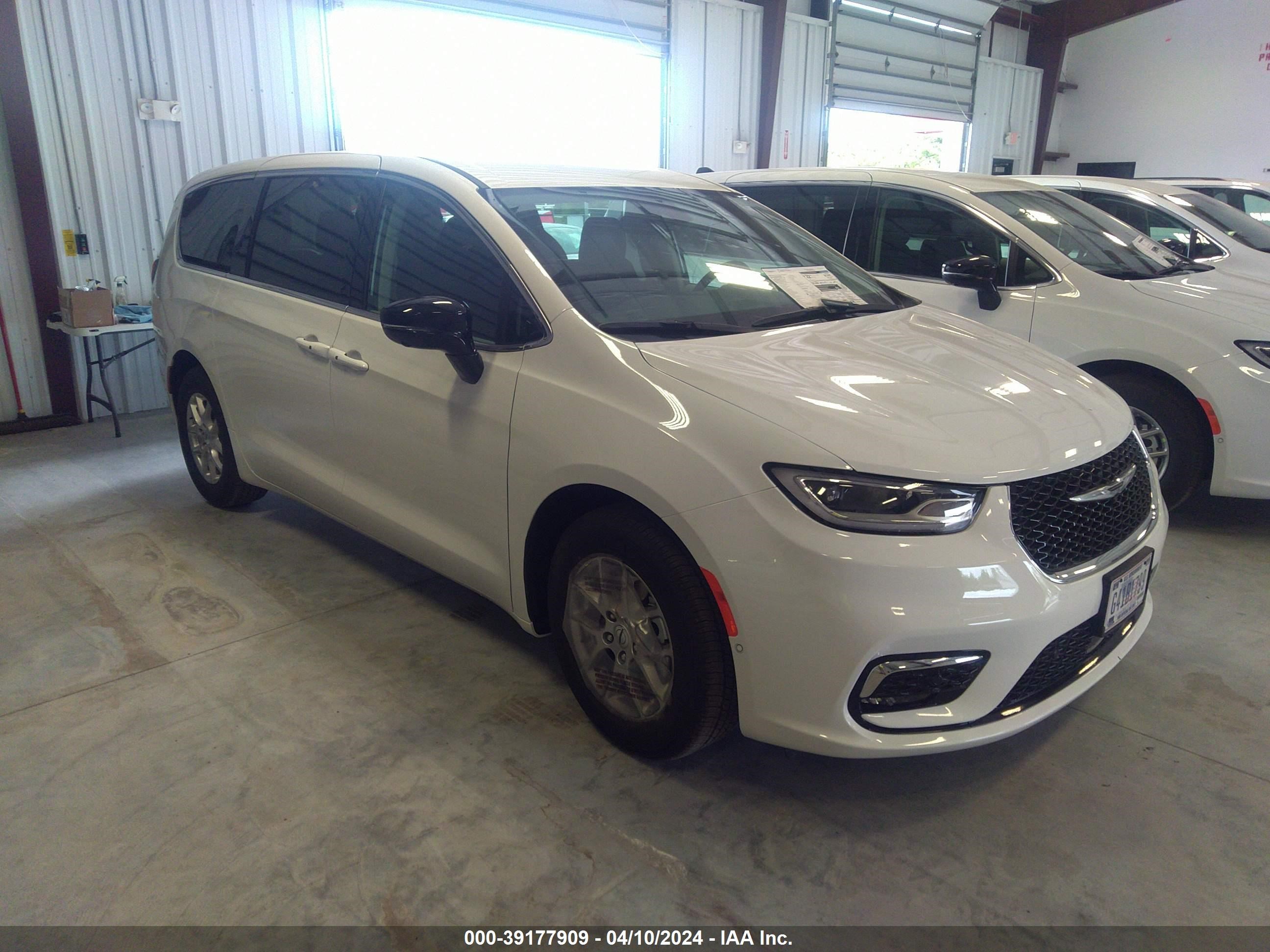 Photo 0 VIN: 2C4RC1BG8RR132618 - CHRYSLER PACIFICA 