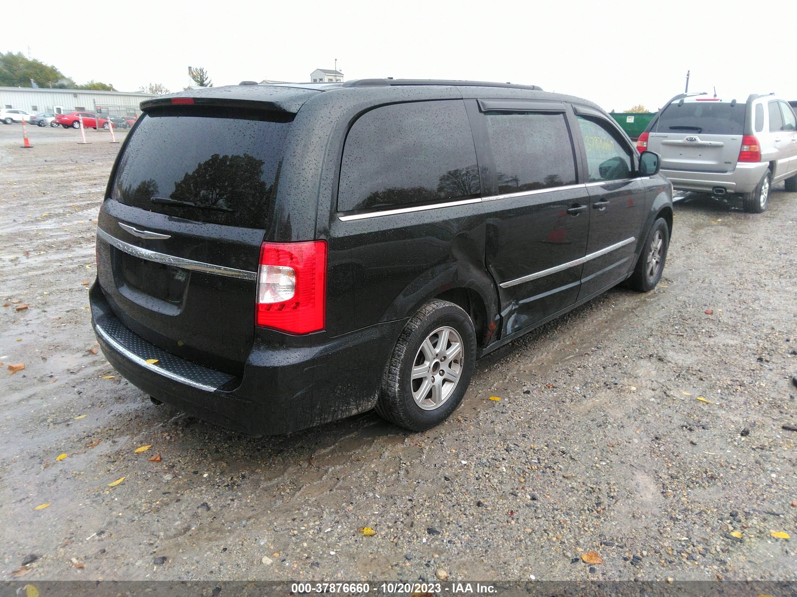 Photo 3 VIN: 2C4RC1BG9CR150195 - CHRYSLER TOWN & COUNTRY 