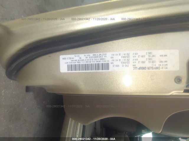 Photo 8 VIN: 2C4RC1BG9CR157678 - CHRYSLER TOWN & COUNTRY 