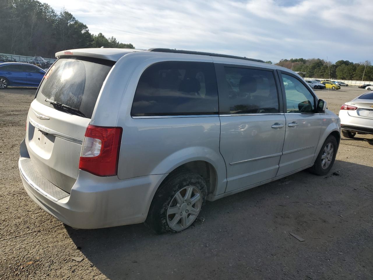 Photo 2 VIN: 2C4RC1BG9CR210461 - CHRYSLER TOWN & COUNTRY 