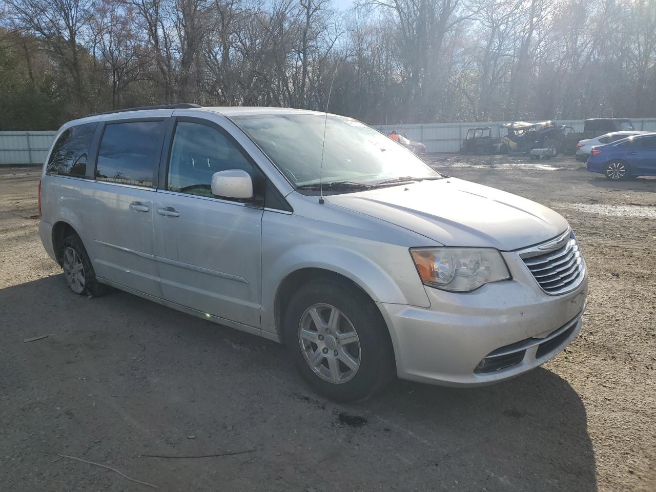 Photo 3 VIN: 2C4RC1BG9CR210461 - CHRYSLER TOWN & COUNTRY 