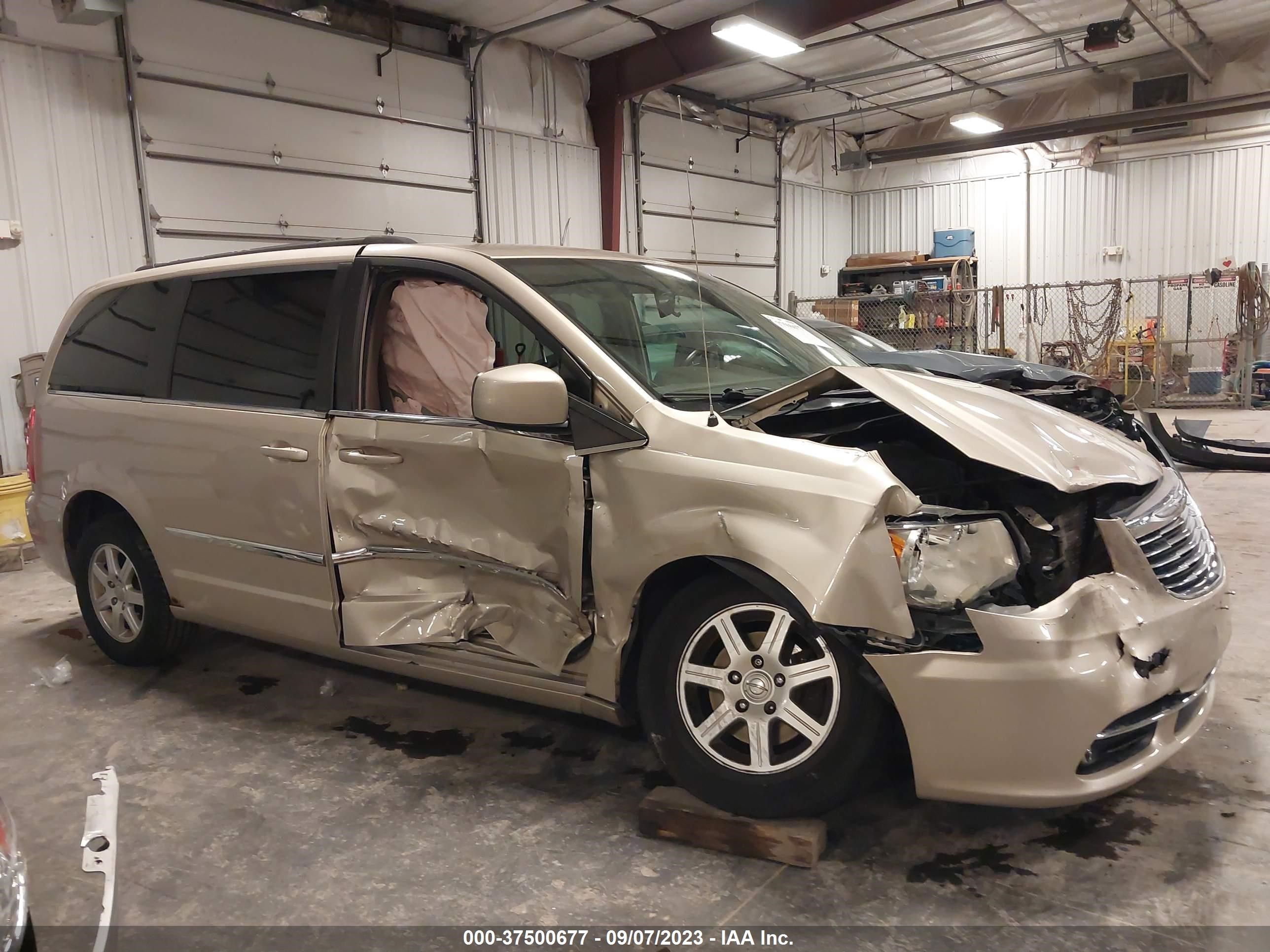 Photo 13 VIN: 2C4RC1BG9CR237532 - CHRYSLER TOWN & COUNTRY 