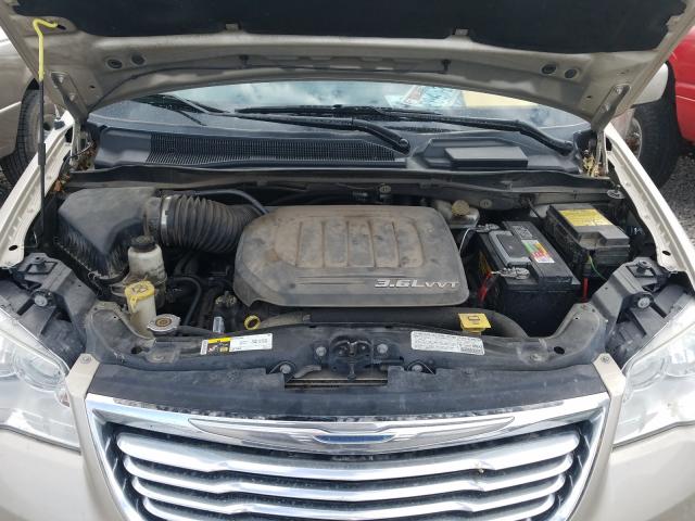 Photo 6 VIN: 2C4RC1BG9DR665246 - CHRYSLER TOWN & COU 