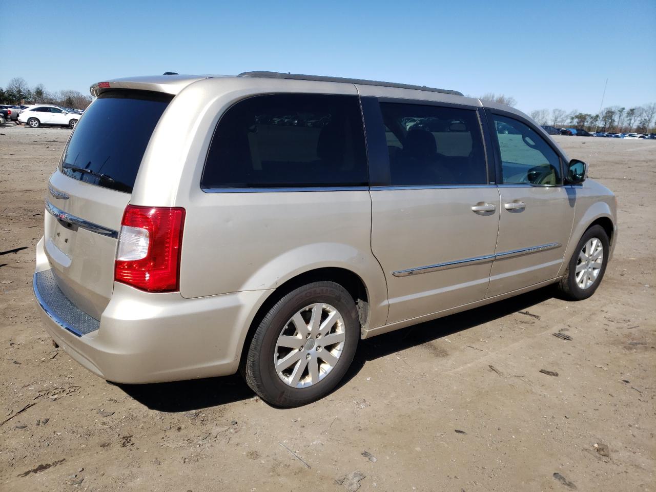 Photo 2 VIN: 2C4RC1BG9ER225707 - CHRYSLER TOWN & COUNTRY 