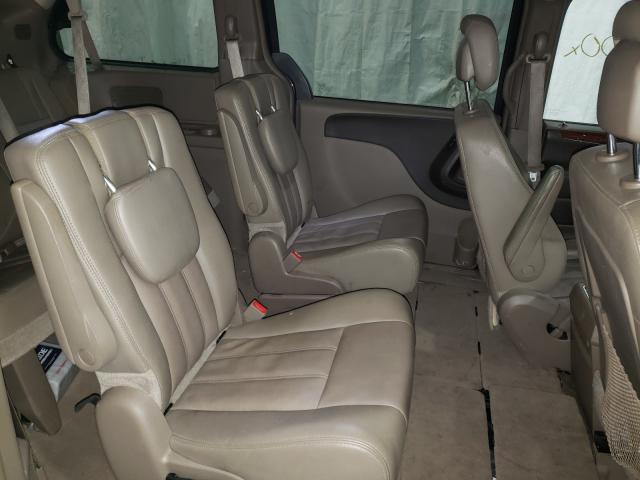 Photo 5 VIN: 2C4RC1BG9ER318694 - CHRYSLER TOWN & COU 