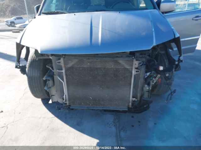 Photo 5 VIN: 2C4RC1BG9ER444800 - CHRYSLER TOWN & COUNTRY 