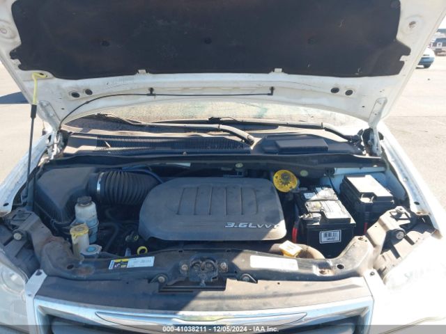 Photo 9 VIN: 2C4RC1BG9FR552920 - CHRYSLER TOWN AND COUNTRY 