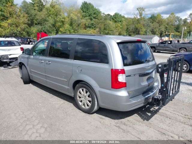 Photo 2 VIN: 2C4RC1BG9FR695799 - CHRYSLER TOWN AND COUNTRY 